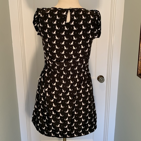 Excellent Condition Girl’s Faded Glory Black & White Cat Dress XL (14-16) 🐈⬛ - Picture 3 of 7